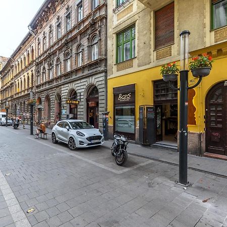 Kazinczy 10 Apartment With 3 Bedrooms Budapest Luaran gambar