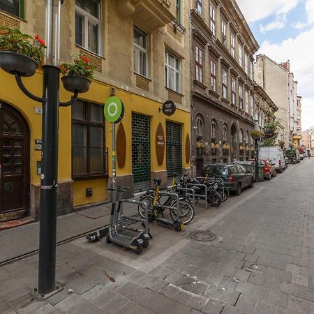 Kazinczy 10 Apartment With 3 Bedrooms Budapest Luaran gambar