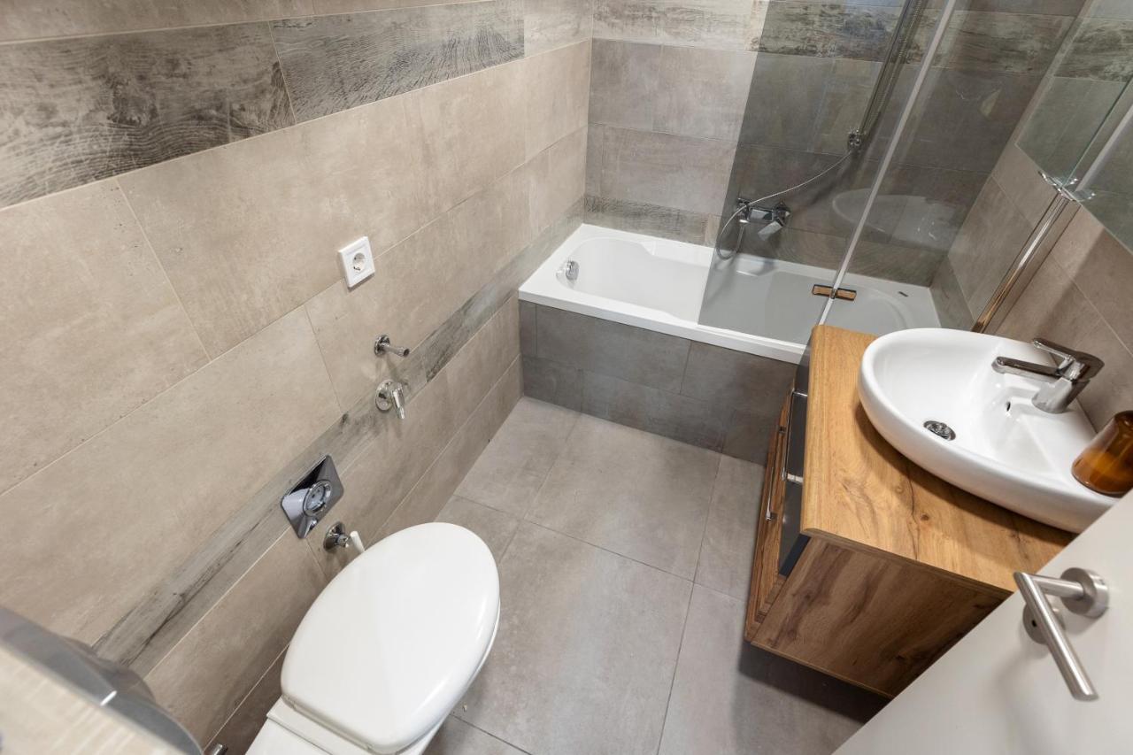 Kazinczy 10 Apartment With 3 Bedrooms Budapest Luaran gambar